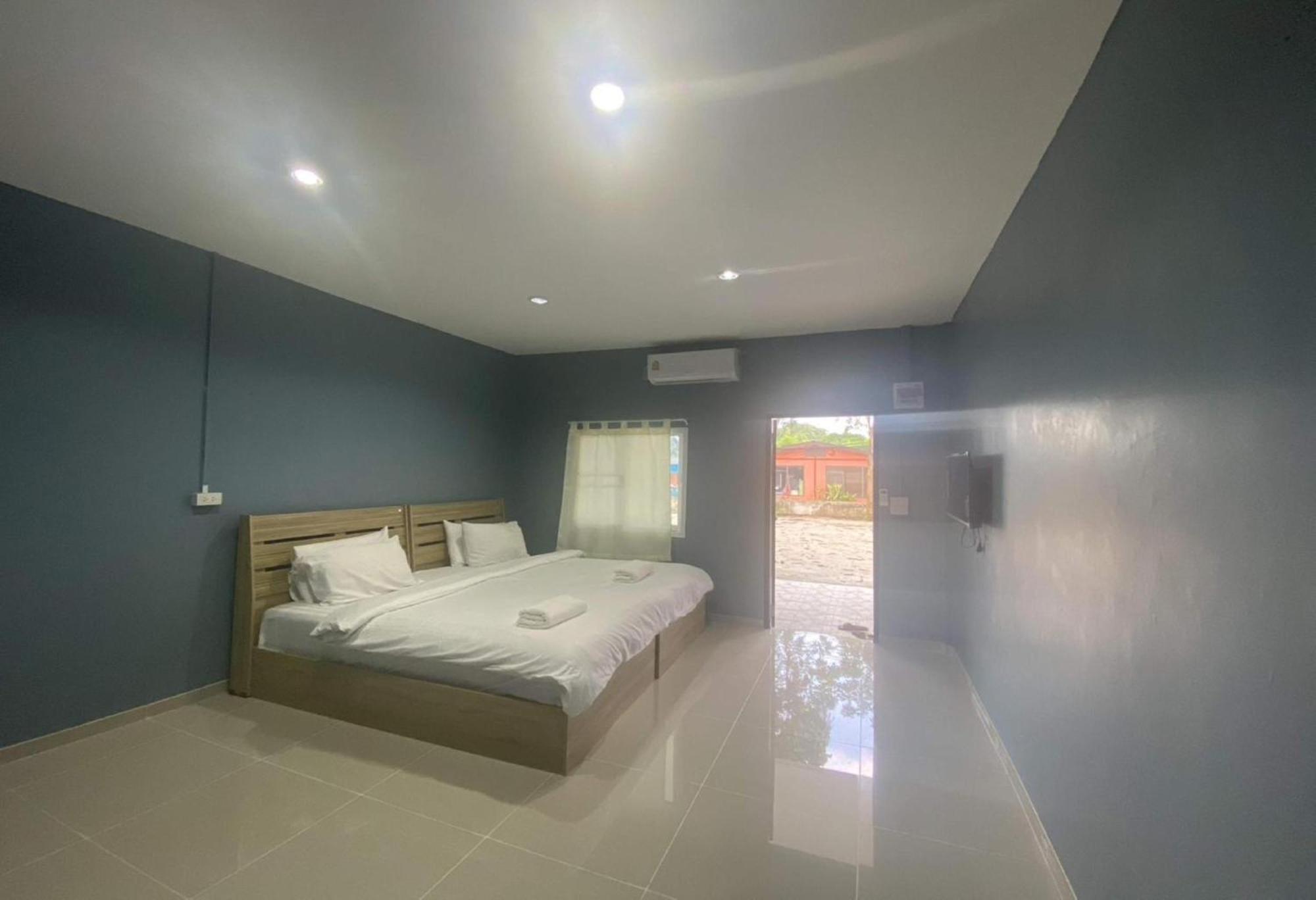 Collection O To The Sea Resort Thailand Na Chom Thian Exterior photo
